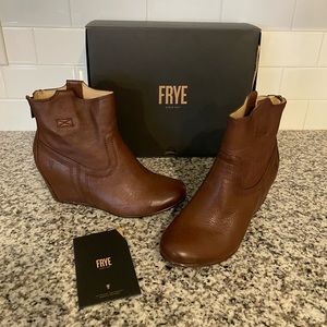 Frye Boots, 6.5, zip up/ heels, in a beautiful brown color!Worn only once!